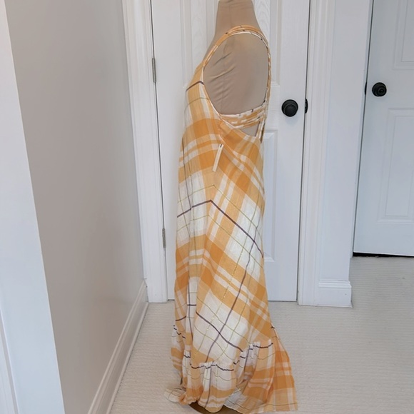 Yellow and White Maxi Dress - Picture 6 of 12